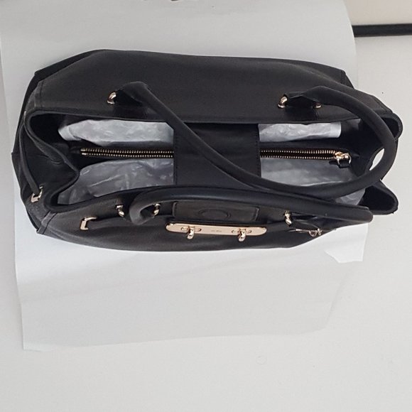 Women's Coach Leather Tote Handbag Purse Color Black! Bought For My Mom 11-6-22 - Picture 8 of 13